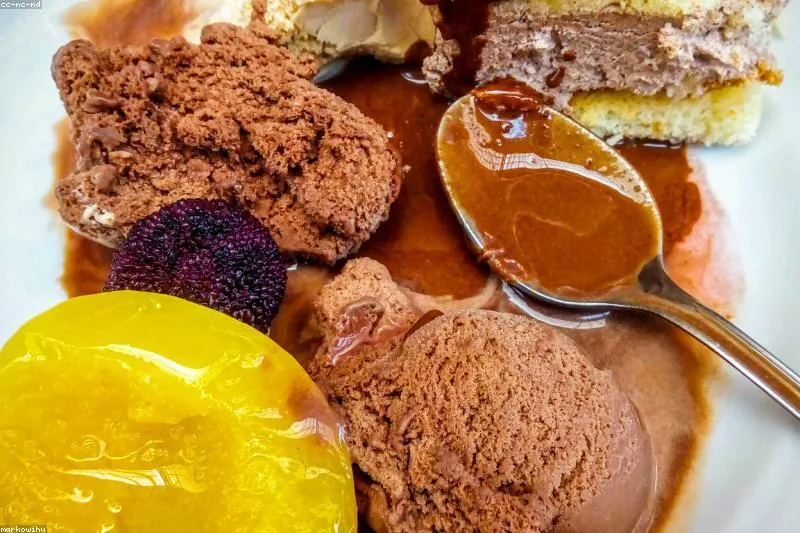 Sugar Addiction: Professional Support and Natural Strategies