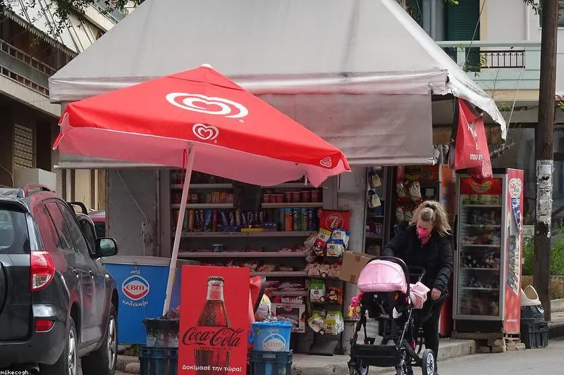 Natural remedies for postpartum depression with omega-3, vitamin D and emotional support