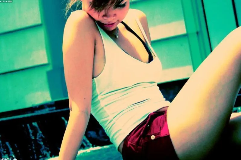 Entropion: ocular lubrication, chamomile, and corneal protection