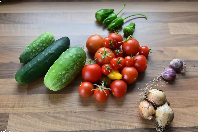 Leacuri naturale pentru otită cu ulei de usturoi și compresă caldă