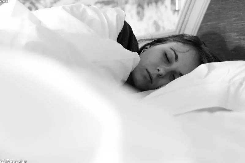 Natural remedies for sleep paralysis and REM sleep hygiene