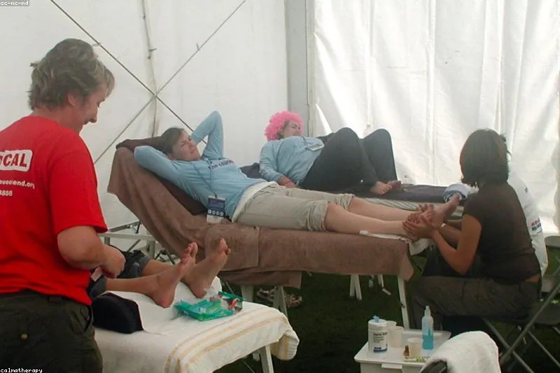 Leacuri naturale pentru sindromul picioarelor neliniștite cu băi calde, plante și masaj