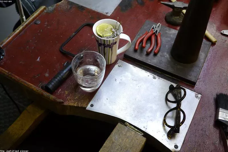 Remedii naturale pentru transpirație excesivă cu salvie și oțet de mere