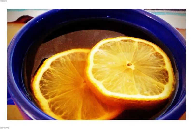 Natural remedies for night cough with honey, warm tea and humidifier